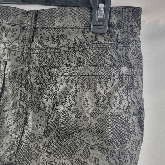 Cache mettalic looking snake skin slim fit pants Size 2 - Picture 4 of 5